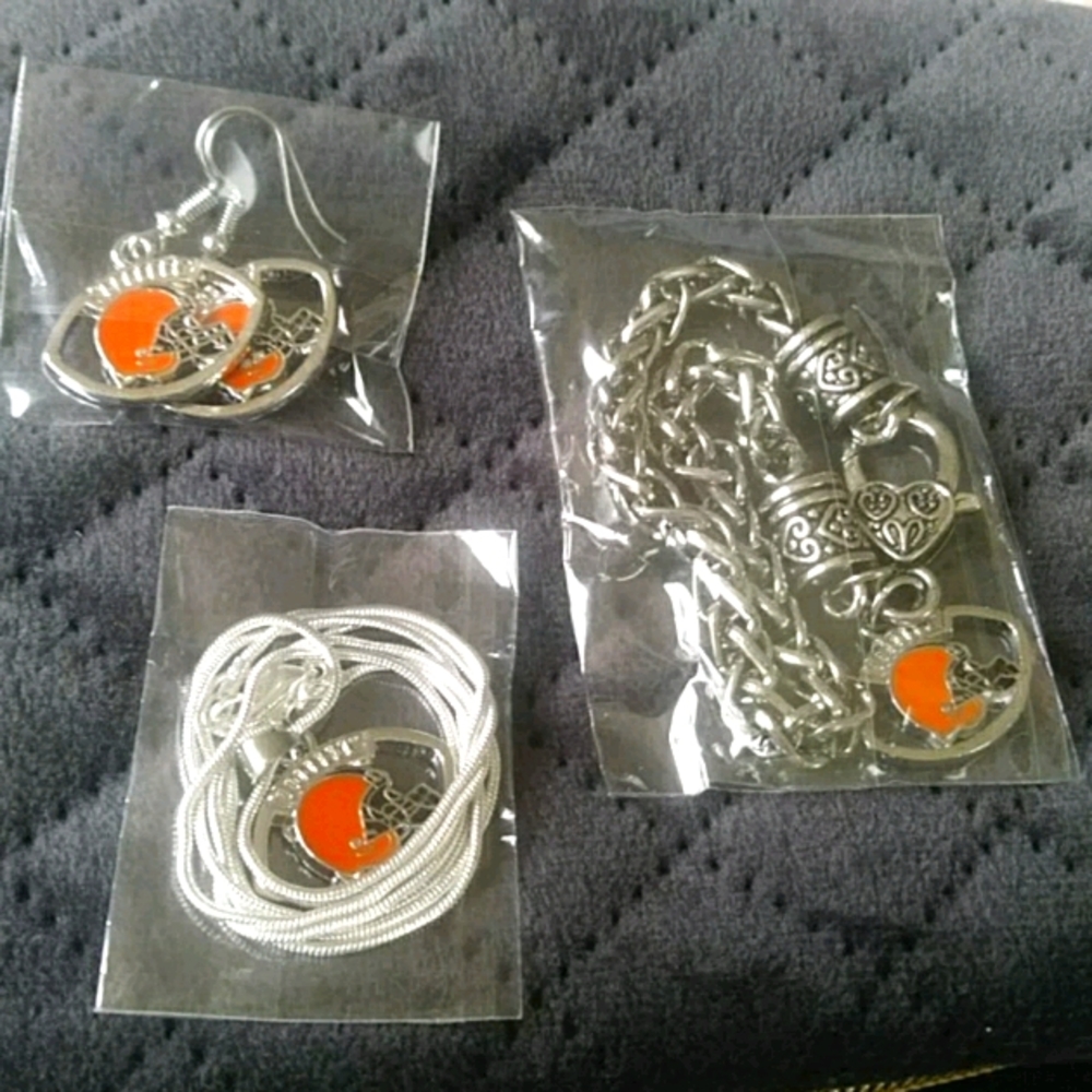 Football fanatic set of earrings, chain and bracel